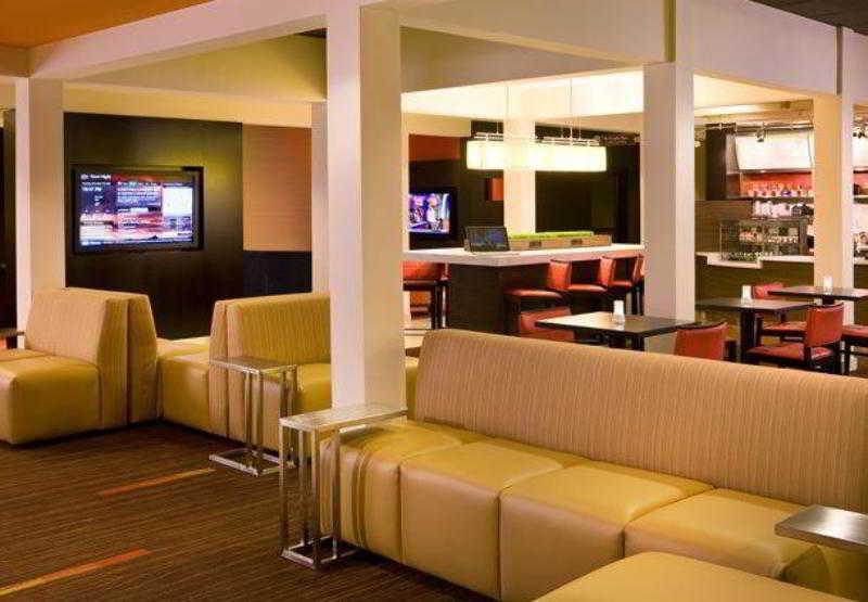 Courtyard By Marriott Williams Centre