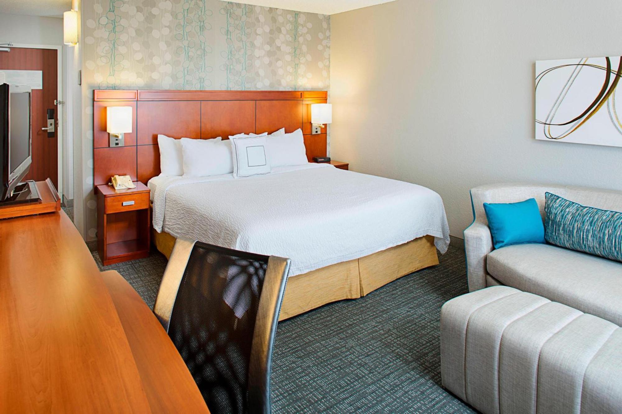Courtyard By Marriott Williams Centre Hotel